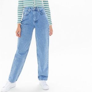 Urban Outfitters - BDG High-Rise Baggy Light Wash Jeans in - W28 L29